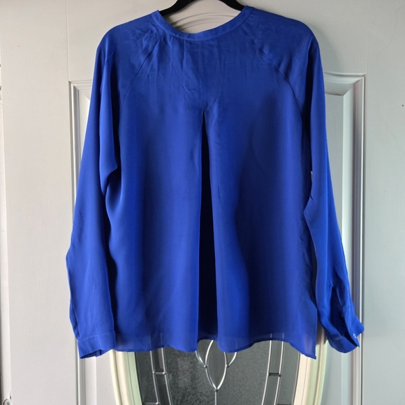 Vince 100% Silk Blouse Women’s Size Small Royal Blue Long Sleeve - Picture 5 of 6